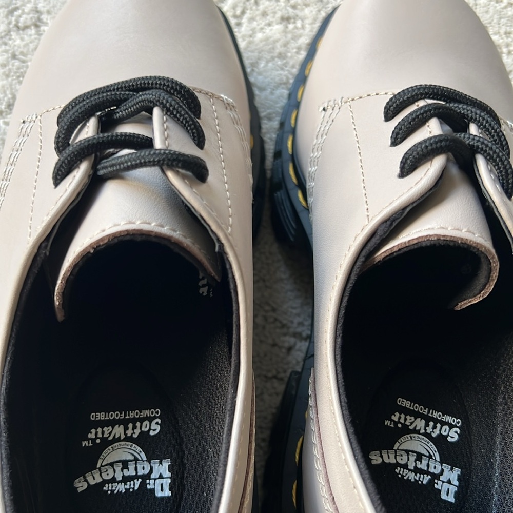 DR MARTEN - Picture 5 of 6